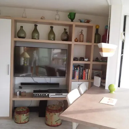 Calme Et Ensoleillee Apartman